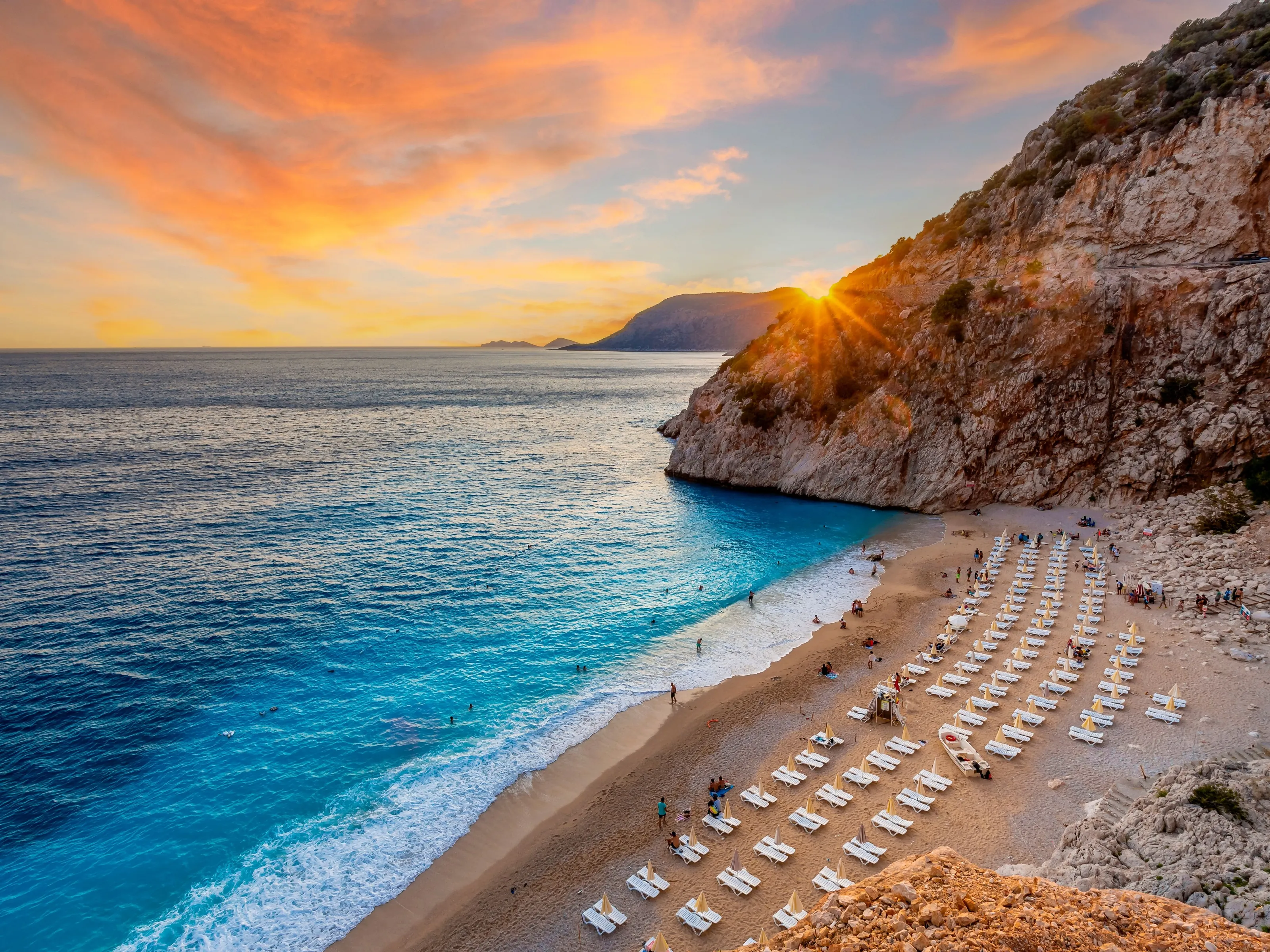 Antalya Seyahat Rehberi 2026 | Plajlar, Oteller, Turlar & Gezilecek Yerler