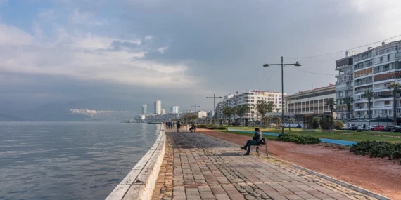 İzmir Şehir Rehberi – Ege’nin Kalbindeki Modern Miras